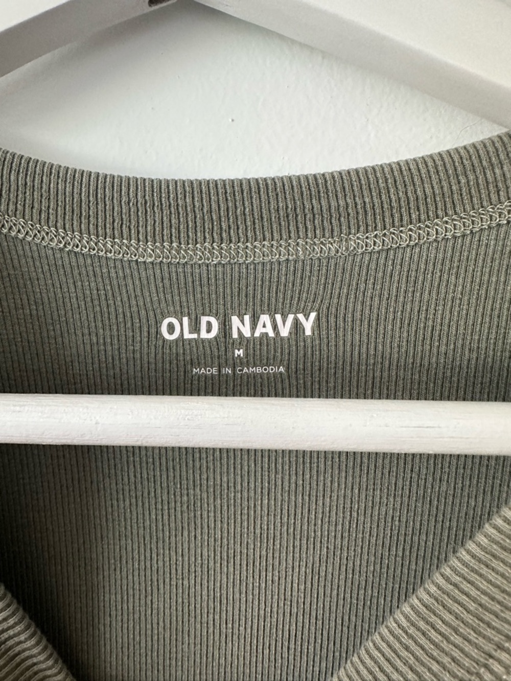 Old Navy Ribbed Neutral Basic Tee - Picture 2 of 3